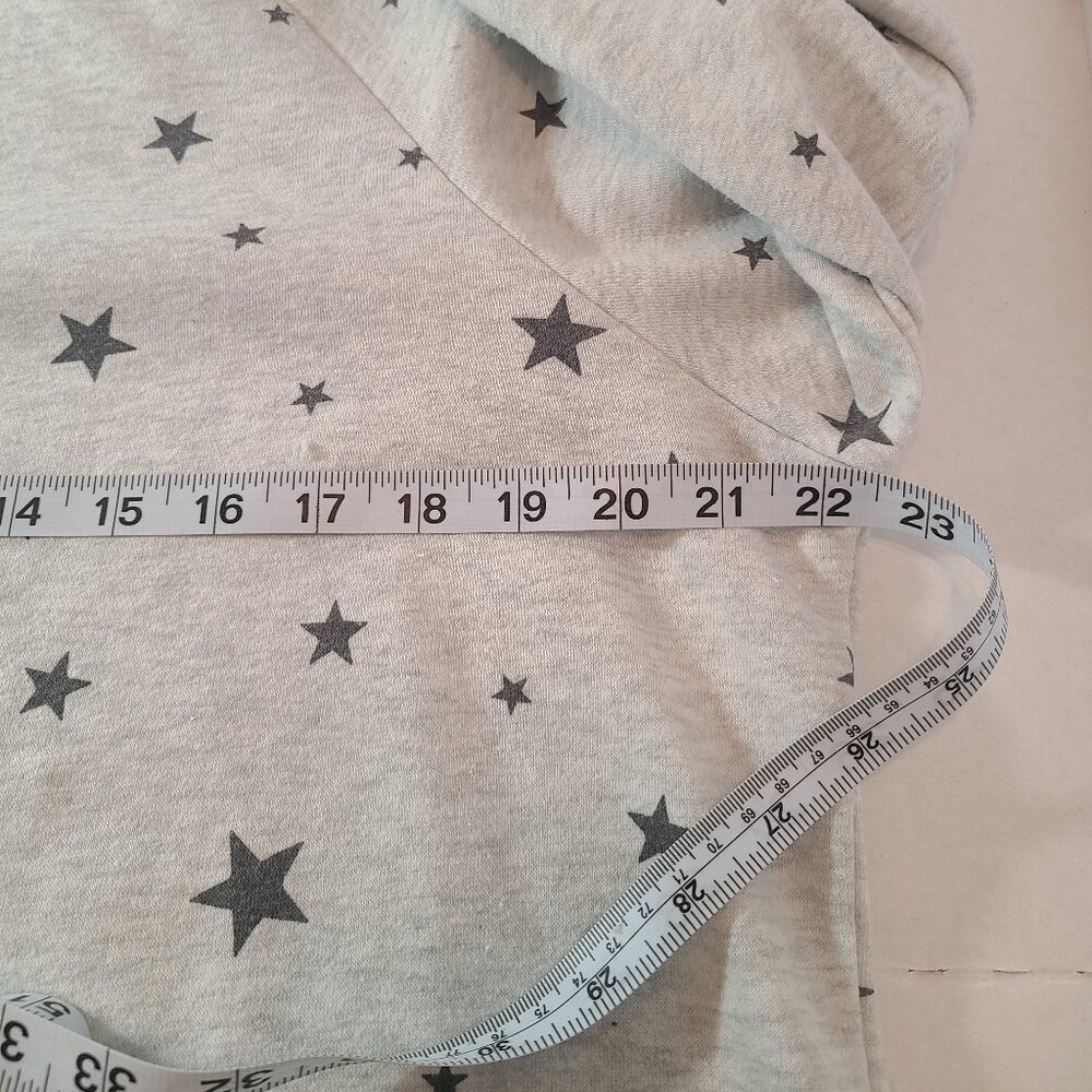 Pink Rose Gray Star Print Pullover Sweatshirt - Size M - Picture 13 of 13